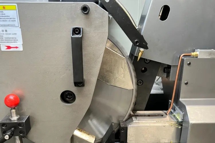 從鋸片到智能：萬利精機的高速金屬切割革命